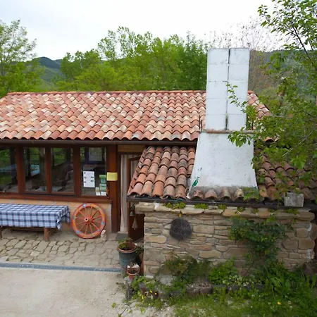 Azienda Agrituristica La Canestra Hotel Cesariano